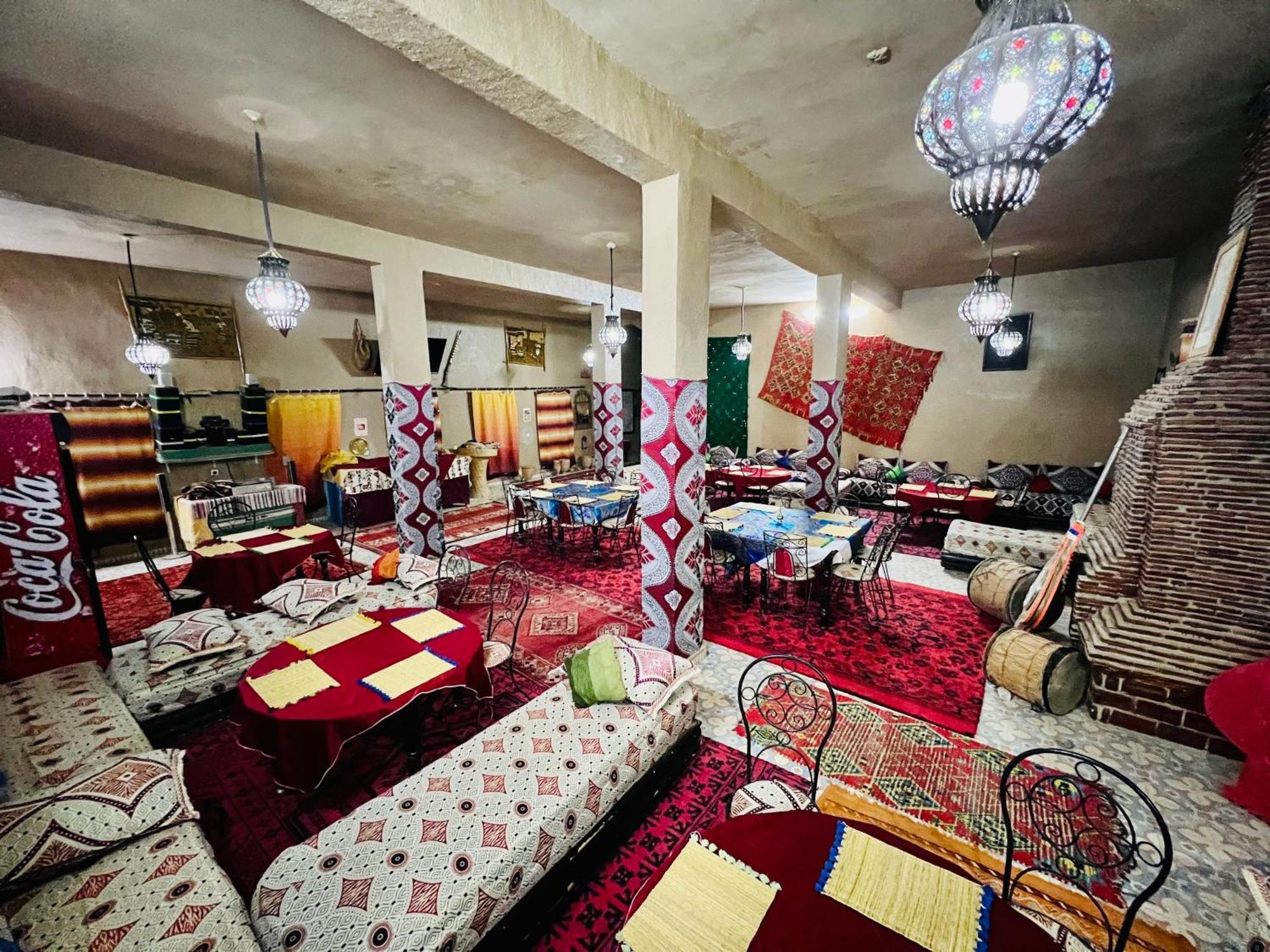 Hotel Camping Les Roses Des Dunes & Piscine Merzouga Exterior photo